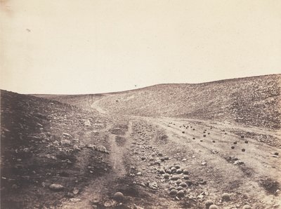 死の影の谷 作： Roger Fenton