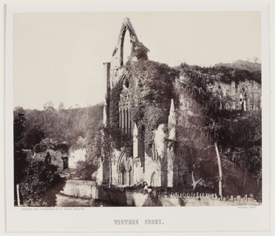 ティンターン・アビー、1857年頃（アルビネン・プリント 作： Roger Fenton