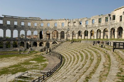 プーラの円形劇場（クロアチア 作： Roman