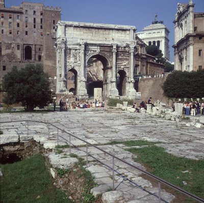セプティウス・セウェルスのアーチ（ローマ、フォロ・ロマーノ 作： Roman