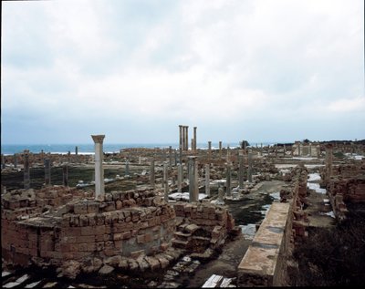 考古学的遺跡とローマ劇場（2-3世紀 作： Roman