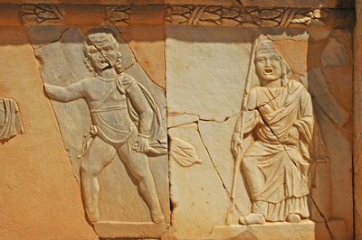 ローマ劇場のプロセニアムに描かれたバスレリーフ リビア、サブラタ、紀元後2世紀 作： Roman