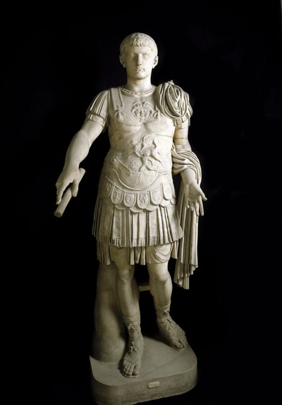 ローマ皇帝カイウス・カエサル・ゲルマニカス (大理石) 作： Roman