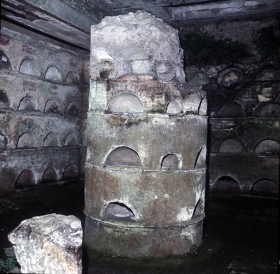 Columbarium - ローマのScipioniの墓。 作： Roman