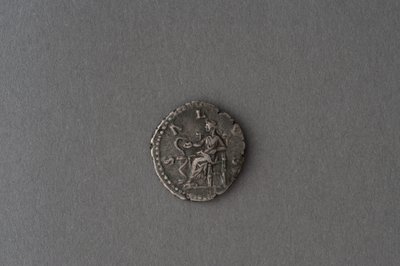 ファウスティナのデナリウス（銀 作： Roman