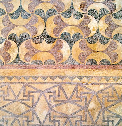 幾何学的なタイル細工、テセウスの家、パフォス、キプロスモザイクの詳細 作： Roman
