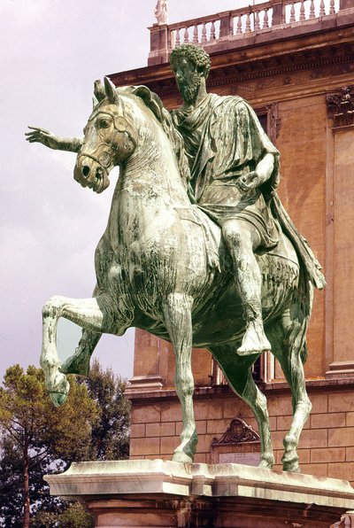ローマのカンピドーリオ広場にあるマルクス・オーレ（121 - 180）の騎馬像。 作： Roman