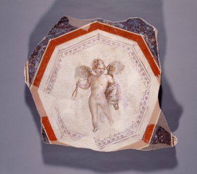 2本の棒とバケツを持っているキューピッドのフレスコ画 作： Roman