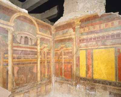 神秘のヴィラの一室に描かれた第二次ポンペイ様式のフレスコ画、ポンペイ、カンパニア、ローマ文明期 作： Roman