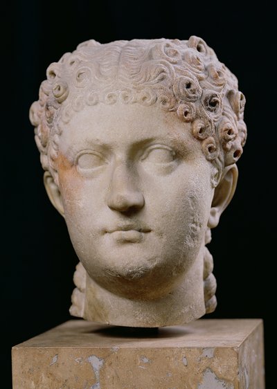 アグリッピナ・ザ・ヤンガーの頭（16〜59年頃）（大理石） 作： Roman