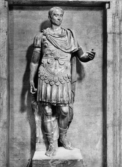 ユリウス・カエサル（紀元前100～44年）（大理石）（モノクロ写真 作： Roman