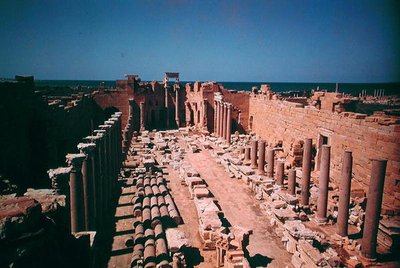 レプティス・マグナ、ラブダ（石灰岩）（写真 作： Roman