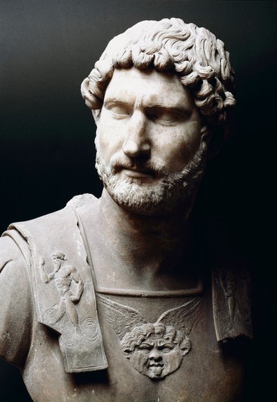 ハドリアヌス帝（Publius Aelius Hadrianus）の大理石の胸像（西暦76～138年） - ローマ カピトリーニ美術館 - ハドリアヌス帝（Publius Aelius Hadrianus）の胸像（西暦76～138年） - 大理石の彫刻 - ローマ カピトリーニ美術館 (イタリア) 作： Roman