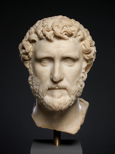 皇帝アントニヌス・ピウスの肖像（大理石、西暦138〜161年頃 作： Roman