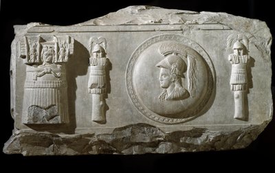 ローマのコンソラツィオーネ広場にある大理石のレリーフの破片 作： Roman