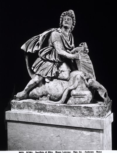雄牛を殺すミトラス（大理石 作： Roman