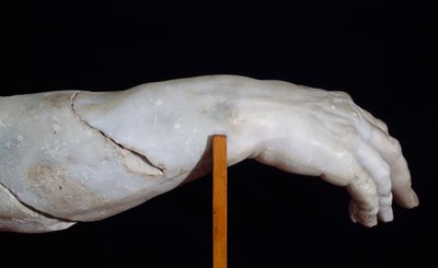 ポリュペムスの右手、ポリュペムス群の断片、あるいはユリシーズがポリュペムスを目隠ししている、アゲサンダー、アテノドルス、ポリュドロスによる大理石彫刻、ヘレニズム時代の原型のコピー、ローマ文明 作： Roman