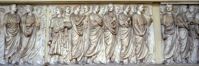 司祭の行列、アラパチスの北壁（大理石） 作： Roman