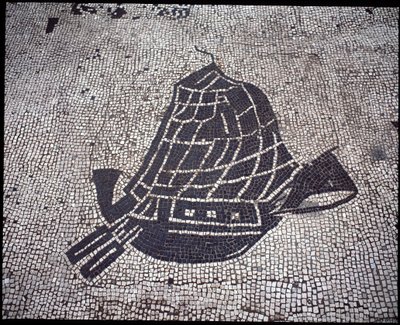 ローマのアート伍代広場にある海の男の公社の「船」モザイク 作： Roman