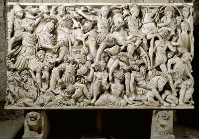 ローマ美術：ローマ人と野蛮人が対立する戦闘シーンを描いた石棺ルドヴィシ - 紀元3世紀、Dim.153x273 cm - ローマ、ローマ国立博物館 - ローマ人と野蛮人の戦いから、騎兵に囲まれたデキウス皇帝（AD201-51）の息子オスティリアーノ。 作： Roman