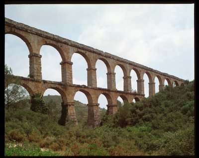 ローマ美術：タラゴナの水道橋（フェレールの水道橋またはポン・デュ・ディアブル）の眺め 1世紀、スペイン（ローマ美術：ローマの水道橋の眺め ポン・デ・レス・フェレール（ポン・デル・ディアブル） タラゴナ、スペイン 作： Roman
