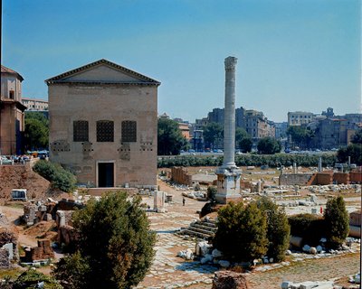 ローマ・フォーラム：元老院の会議場「キュリア（curia）」の眺め。紀元前1世紀。ローマ 作： Roman