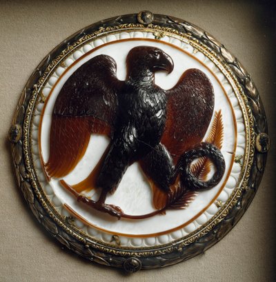 ローマ美術：皇帝アウグストゥス（Caius Julius Caesar Octavianus Augustus）の時代（紀元前63年～紀元後14年）に作られた鷲と皇帝のシンボルを装飾したカメオ。紀元前27年ウィーン美術史博物館 作： Roman
