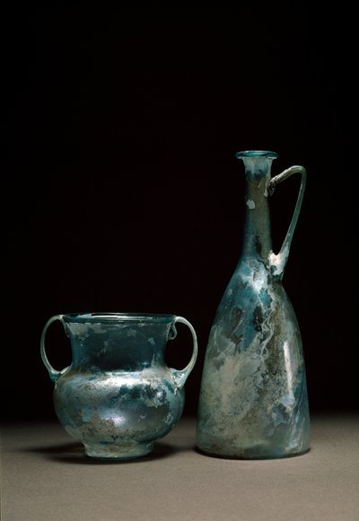 ローマ美術：ガラス瓶。紀元1～2世紀マドリード国立ローマ美術博物館 作： Roman