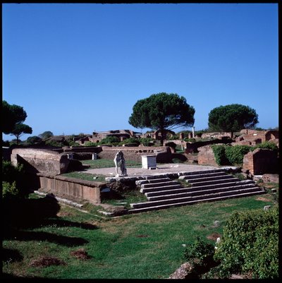 ローマ美術：ヘラクレス神殿の遺跡の様子 作： Roman