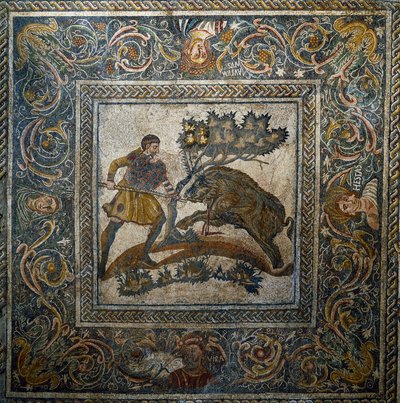 ローマ時代のアート。「イノシシ狩り」 ラス・ティエンダスのローマ人別荘から出土した紀元4世紀のモザイク。スペイン、メリダ、国立ローマ芸術博物館 作： Roman
