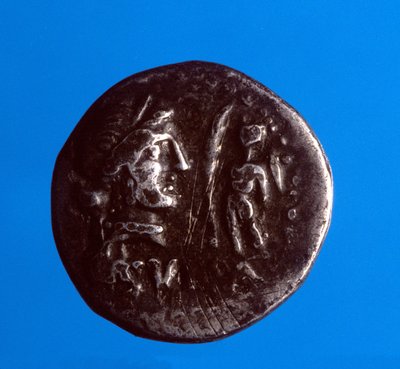 紀元前87年に打たれたローマの政治家Lucius Cornelius Sulla (Silla or Sylla) (紀元前138-68)の肖像が描かれた銀貨。 作： Roman