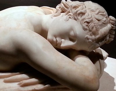 眠れるヘルマプロダイト：大理石の彫刻、ローマの芸術 作： Roman