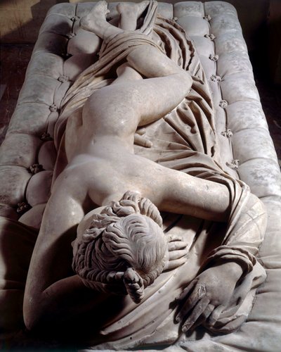 Sleepy Hermaphrodite 紀元前2世紀のローマ時代の彫刻 Dim.1,48 m パリ、ルーヴル美術館 作： Roman