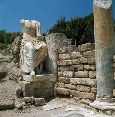 像と遺跡 作： Roman