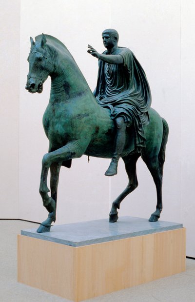 ミセノの彫像：ネルヴァ皇帝（ブロンズ 作： Roman