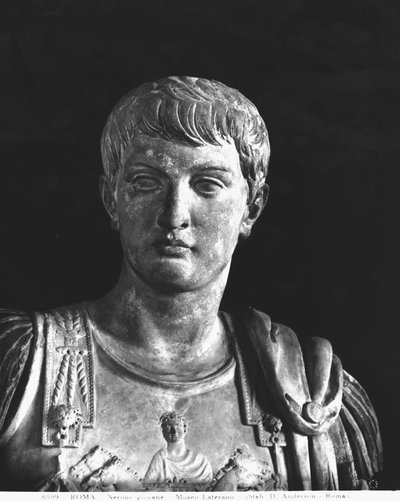 若き日のネロ（紀元後37～68年）の彫像 54年頃（大理石）（モノクロ写真）（詳細 作： Roman