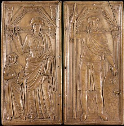 スティリコン（Flavius StilichoまたはStiliccho, 360-408）は、古代ローマの将軍であり政治家であり、野蛮な出自（ヴァンダルの父とローマ人の母）を持つ人物です。"スティリコンの二枚絵"。スティリコン銃とその妻セレナ、息子エウケリオ。400年頃の象牙。のトレゾア。 作： Roman