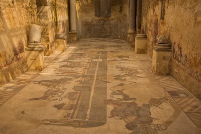 Two Apse Room、床のモザイク、Villa Romana del Casale、Piazza Armerina、シチリア、イタリア（写真） 作： Roman