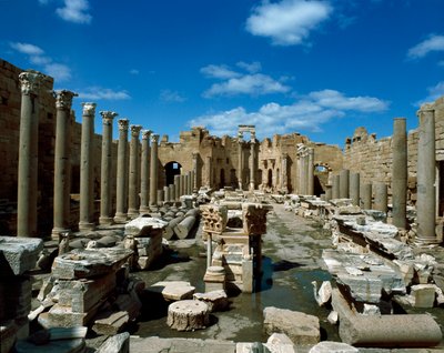司法裁判所として建設されたバシリカの眺め（3世紀 作： Roman