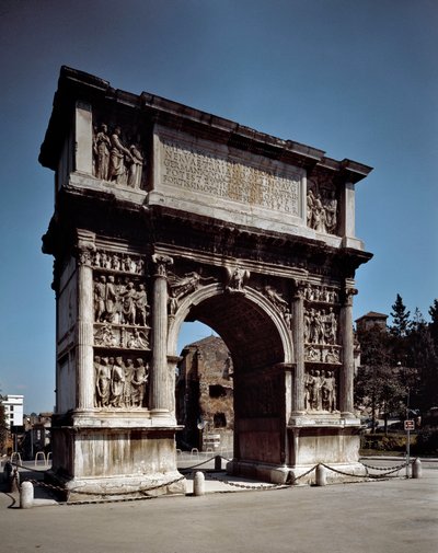 114年から117年にかけて建設されたトラヤン・ベネベントのアーチの様子（撮影 作： Roman