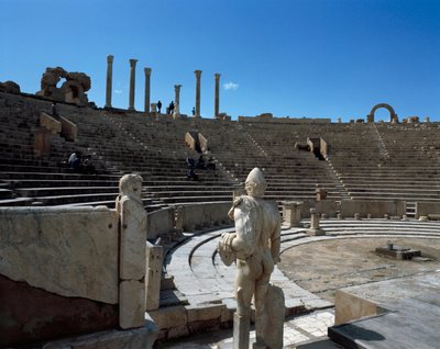 劇場の様子 作： Roman