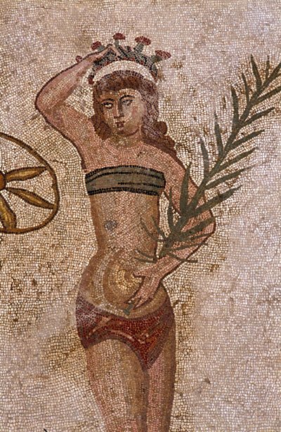 運動に励む若いローマ人たち。腎臓の周りにはふんどし、胸にはストロピウム（ブラジャーのアンセトラ）をつけている。腎臓の周りにパンを巻いている。手にしているヤシの枝は、勝利のシンボルです。3〜4世紀のローマ時代のモザイク（Vi 作： Roman