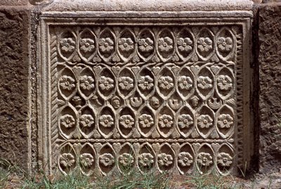 彫刻が施された装飾が施された建築物、高帝国時代（紀元前27年〜395年） 作： Roman Imperial Period