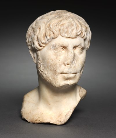 髭を生やした男の頭」125年頃（大理石製 作： Roman Imperial Period