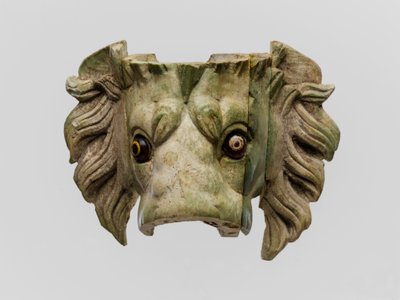ガラスの目を持つライオンの頭のプロトーム 作： Roman Imperial Period