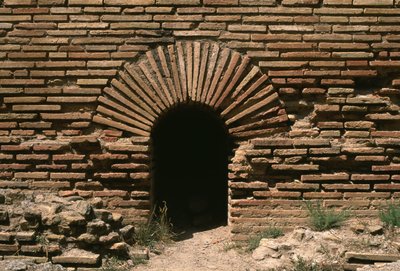 北の温泉、レンガの壁の詳細、高皇帝時代27 BC-395レンガ 作： Roman Imperial Period