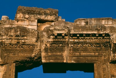 バッカスの神殿、まぐさの詳細、帝国時代27紀元前395年の写真 作： Roman Imperial Period