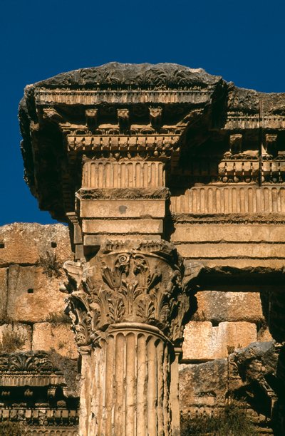 バッカスの神殿、エンタブラチュアの詳細、大帝国時代紀元前BC-395 AD写真 作： Roman Imperial Period