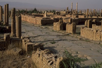 通りの眺め、大帝国時代（紀元前27年-395年） 作： Roman Imperial Period