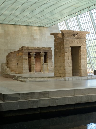 デンドゥル神殿、紀元前10年頃（風成砂岩） 作： Roman Period Egyptian